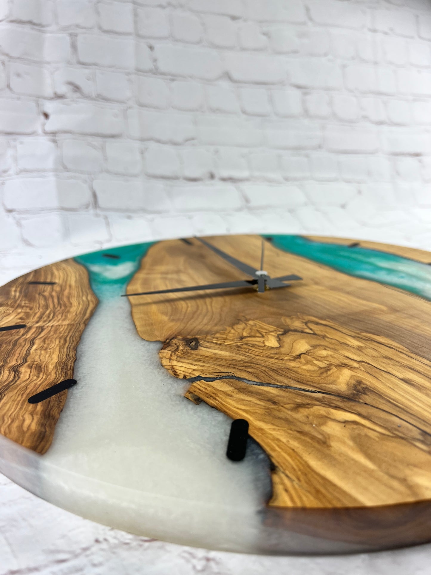 16'' Resin & Olive Wood Wall Clock - White Sea
