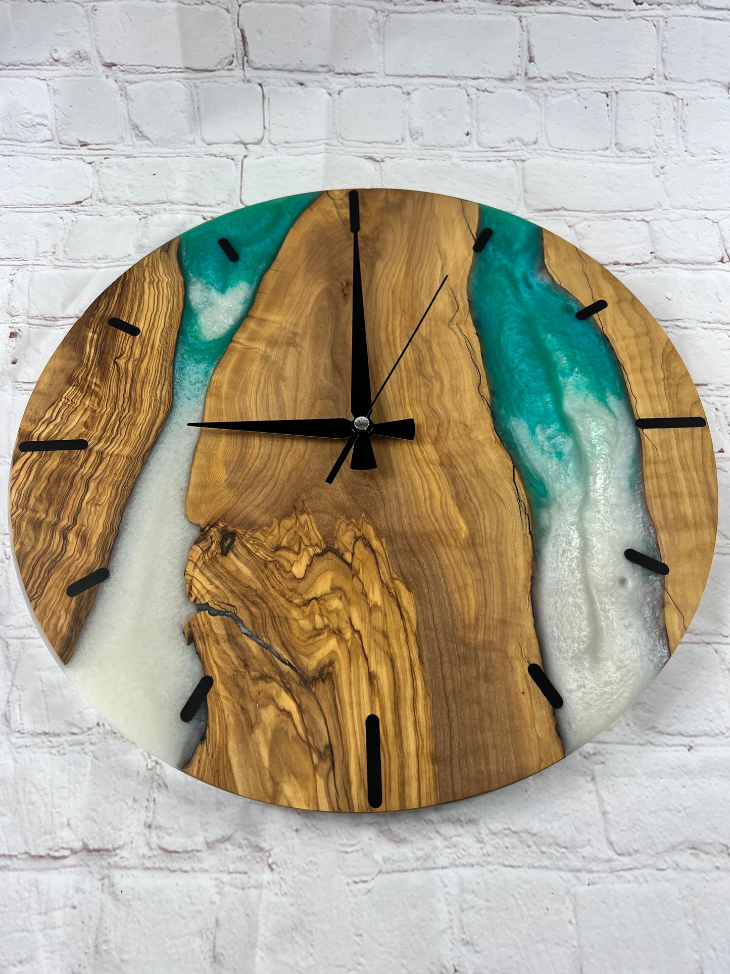16'' Resin & Olive Wood Wall Clock - White Sea