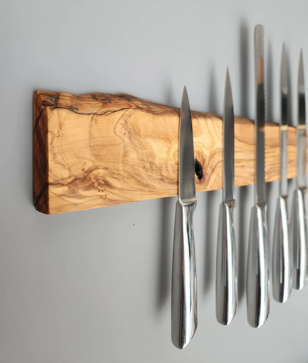 Olive wood magnetic knife holder with knives on