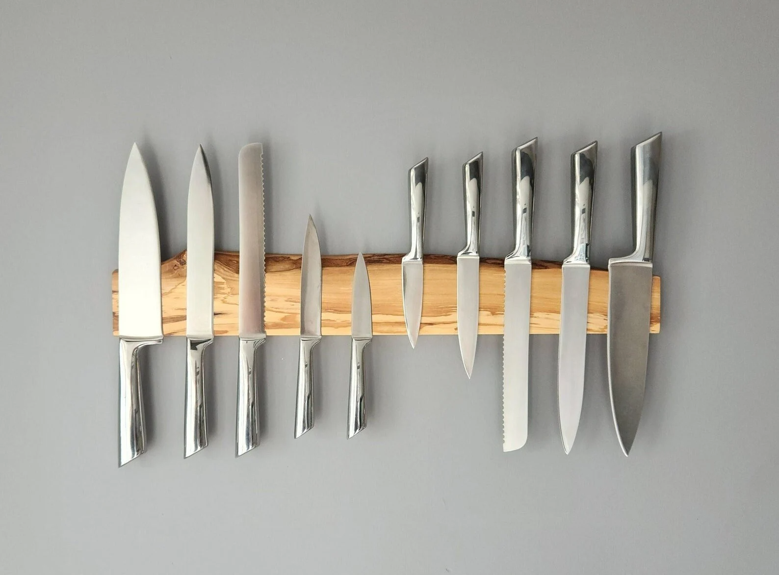 Custom kitchen knife block