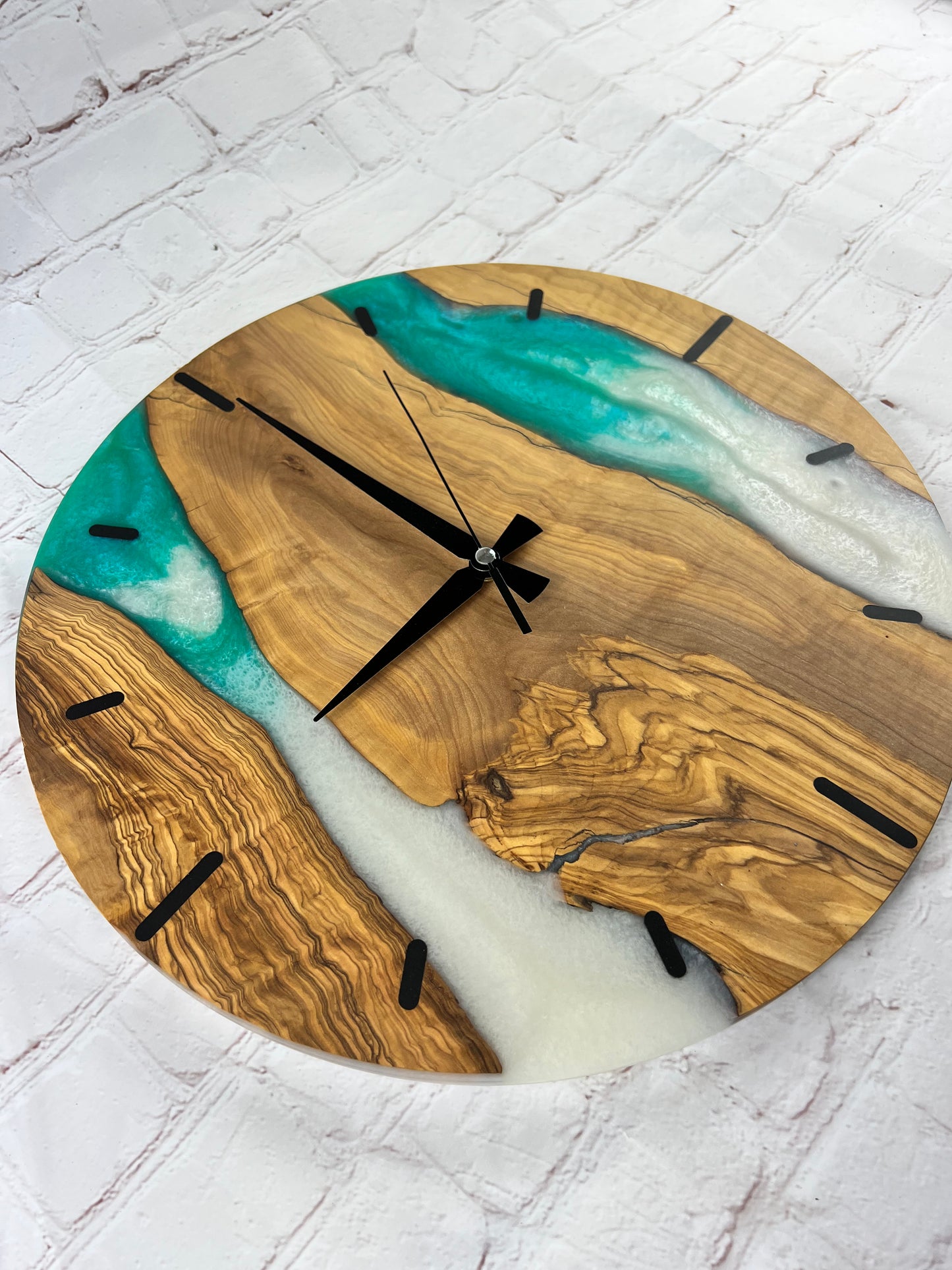 16'' Resin & Olive Wood Wall Clock - White Sea